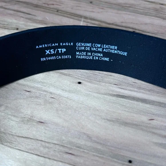 American Eagle XS Black Leather Belt with Gold Buckle - Picture 4 of 5